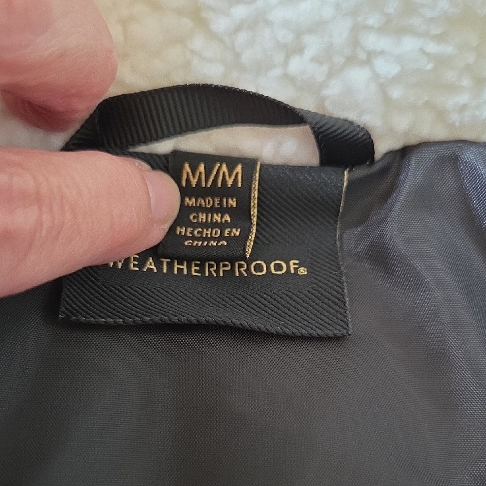 Weatherproof White and Black Sherpa Vest - Picture 4 of 13